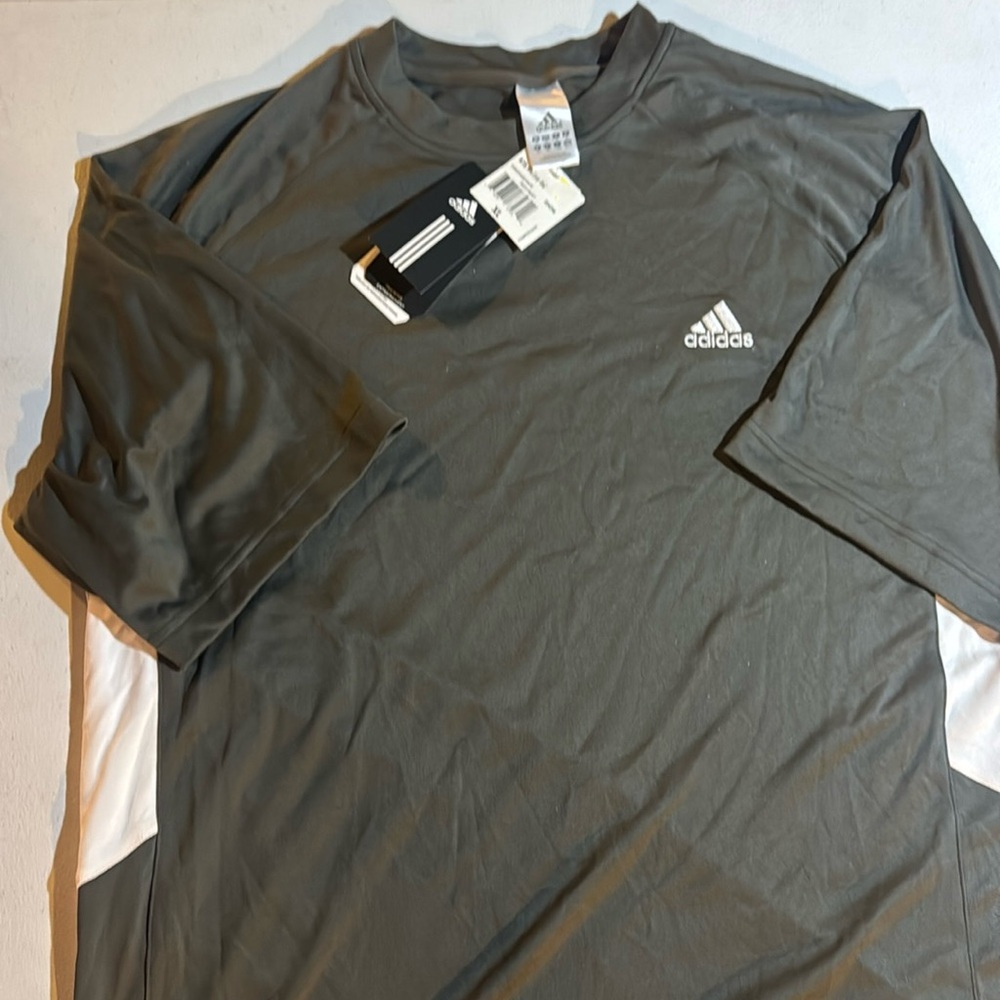 New Adidas Training T-Shirtt